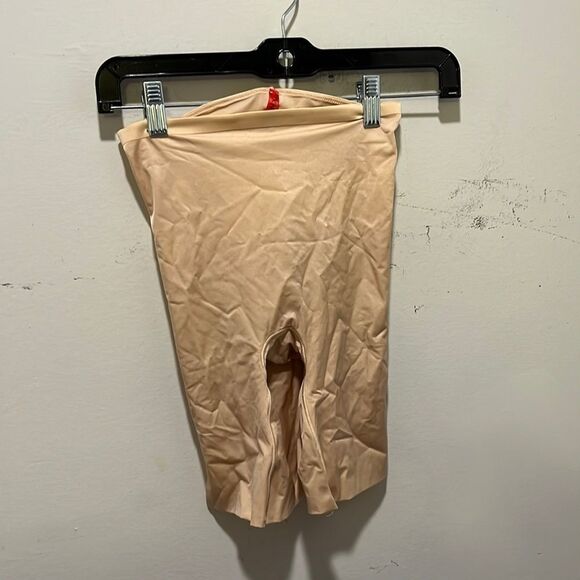 Ladies SPANX SHAPE WEAR - Picture 1 of 3